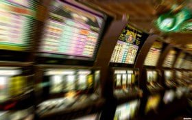 Layar deposit QRIS di aplikasi mobile via togel dengan kode respons cepat